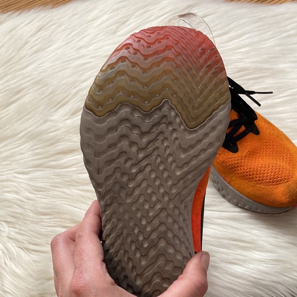 Nike Epic React Flyknit Running Shoes SZ 9 - Picture 7 of 11